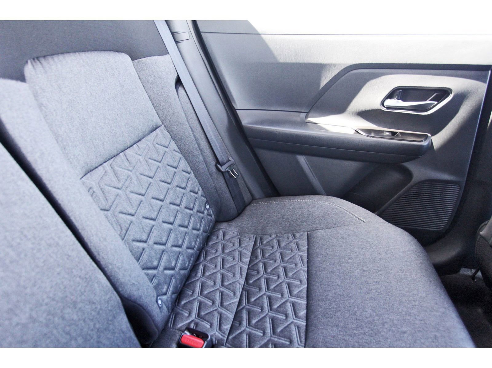 Certified 2025 Nissan Kicks SV image 15