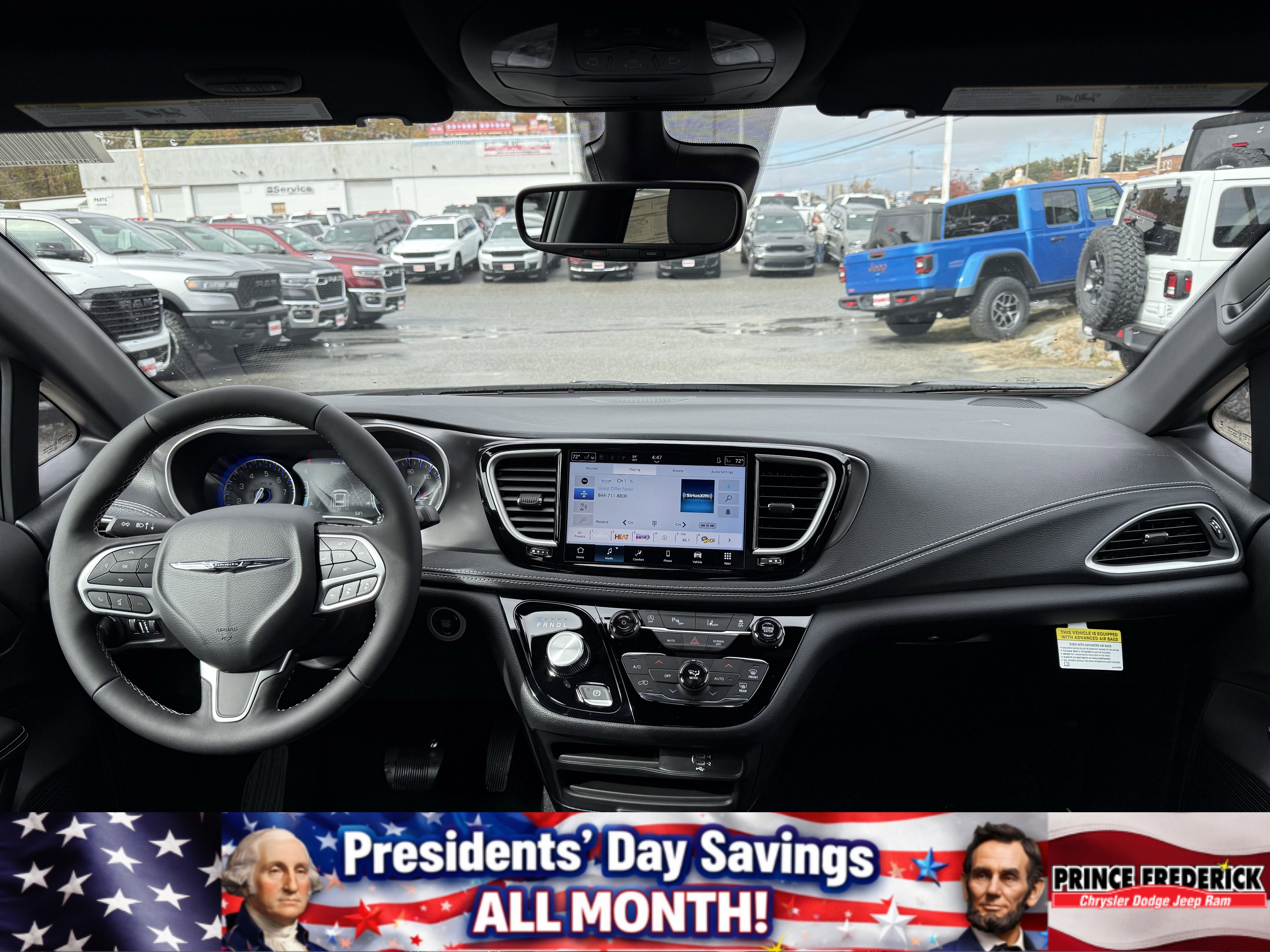 New 2026 Chrysler Pacifica Select image 17