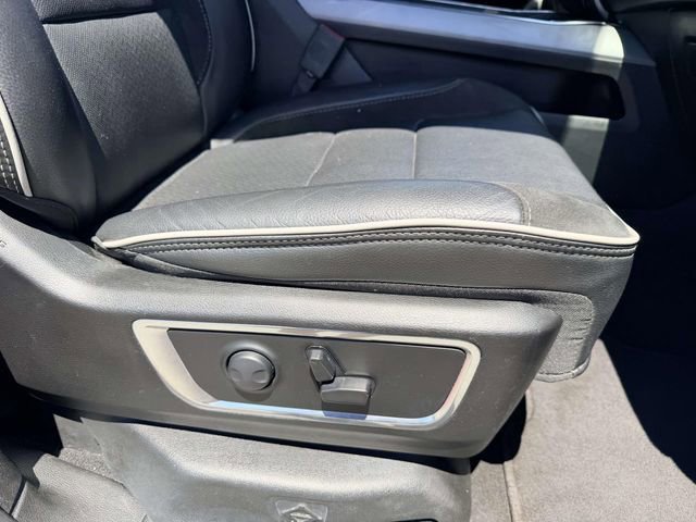 Used 2025 RAM 1500 Laramie AWD/4WD image 7