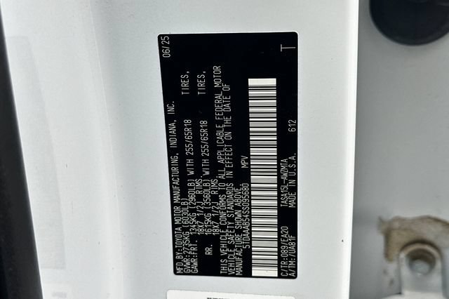 Certified 2025 Toyota Grand Highlander AWD image 36