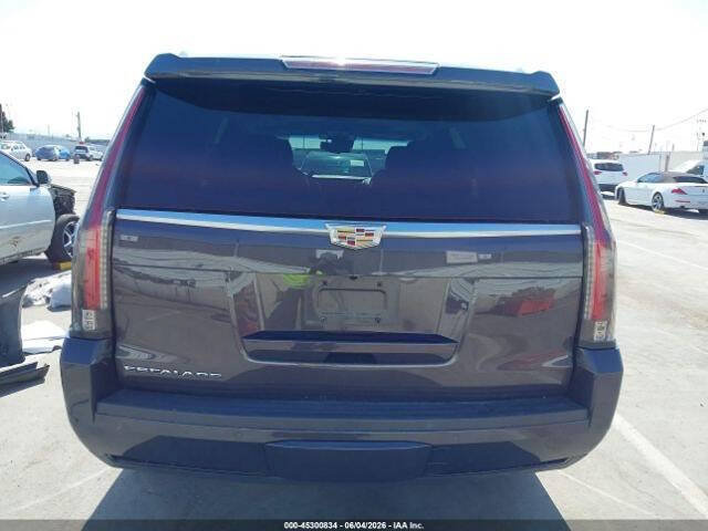 Used 2016 Cadillac Escalade Luxury RWD image 7