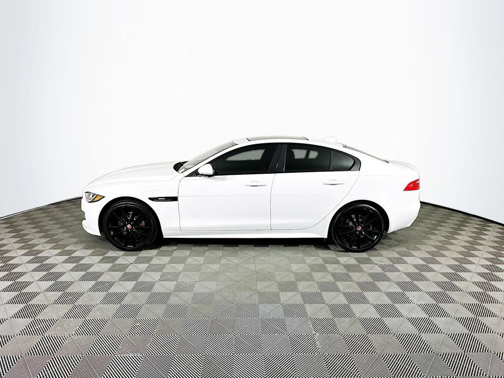Used 2018 Jaguar XE R-Sport image 5