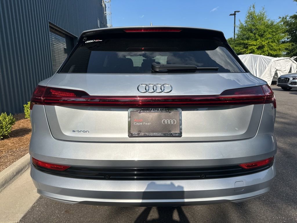 Used 2019 Audi e-tron Prestige w/ Prestige Package AWD/4WD image 6