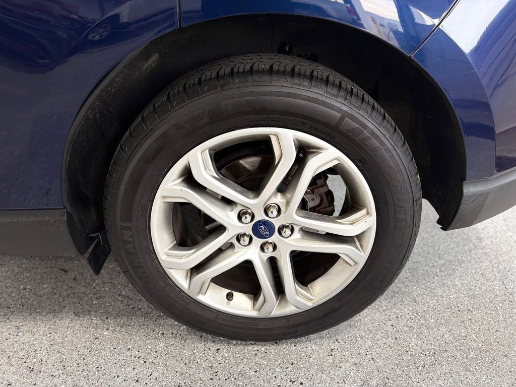 Used 2016 Ford Edge Titanium w/ Technology Package AWD/4WD image 32