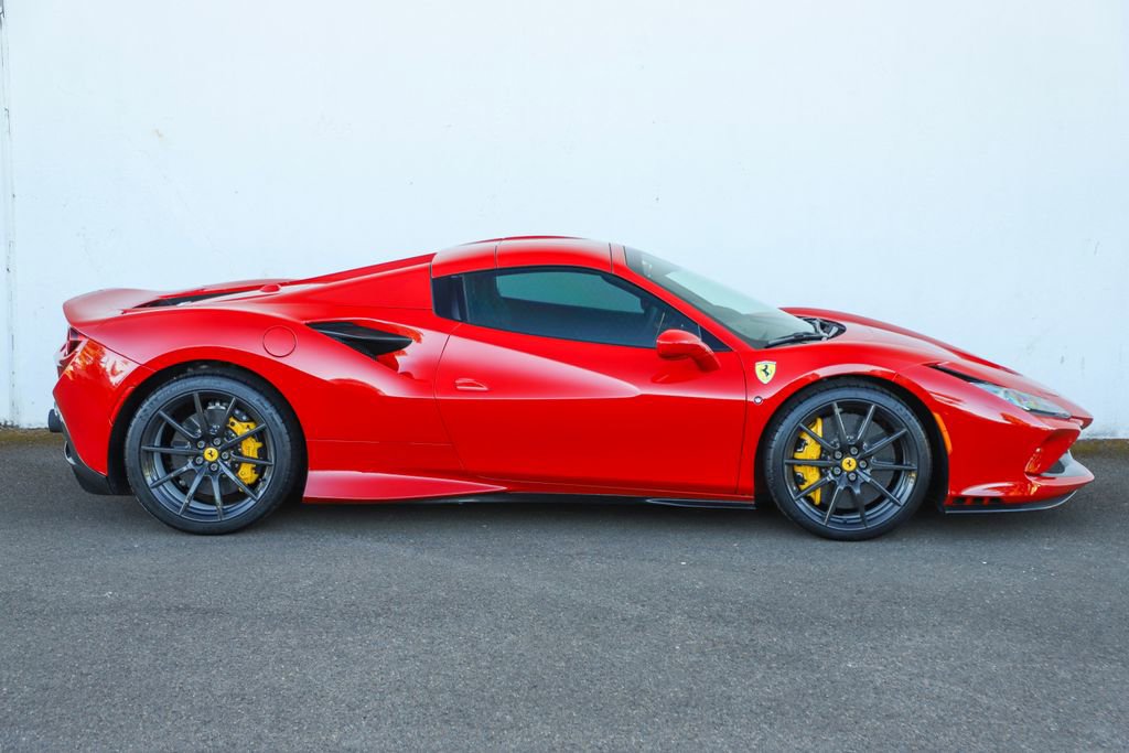 Certified 2022 Ferrari F8 Tributo RWD image 14