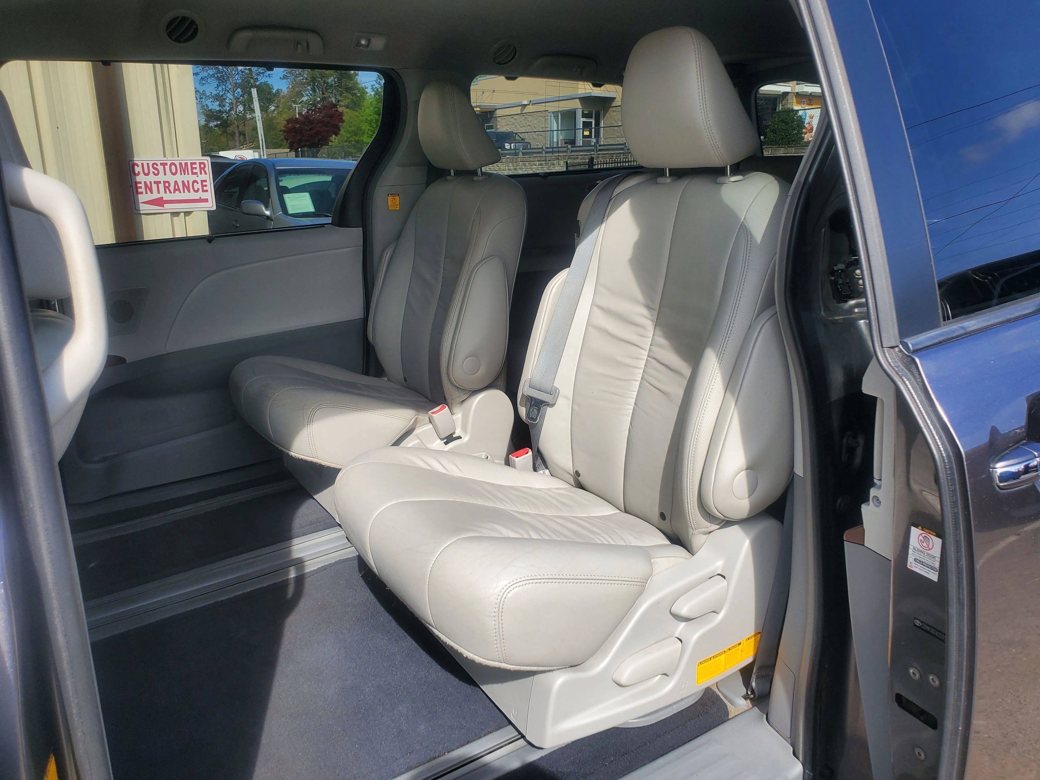 Used 2012 Toyota Sienna XLE w/ XLE Navigation Pkg FWD image 19