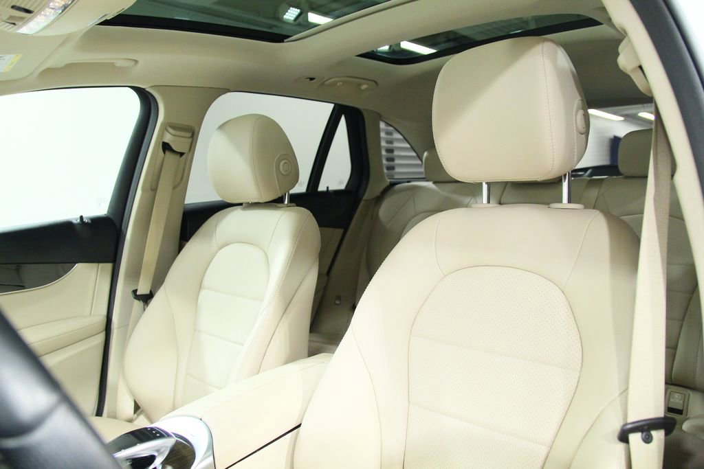 Used 2018 Mercedes-Benz GLC 300 4MATIC image 6