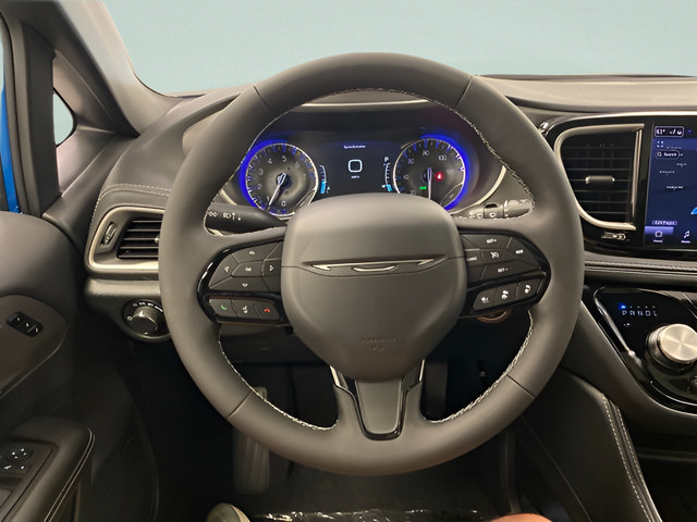 New 2027 Chrysler Pacifica Limited w/ Family Tech Group FWD image 16
