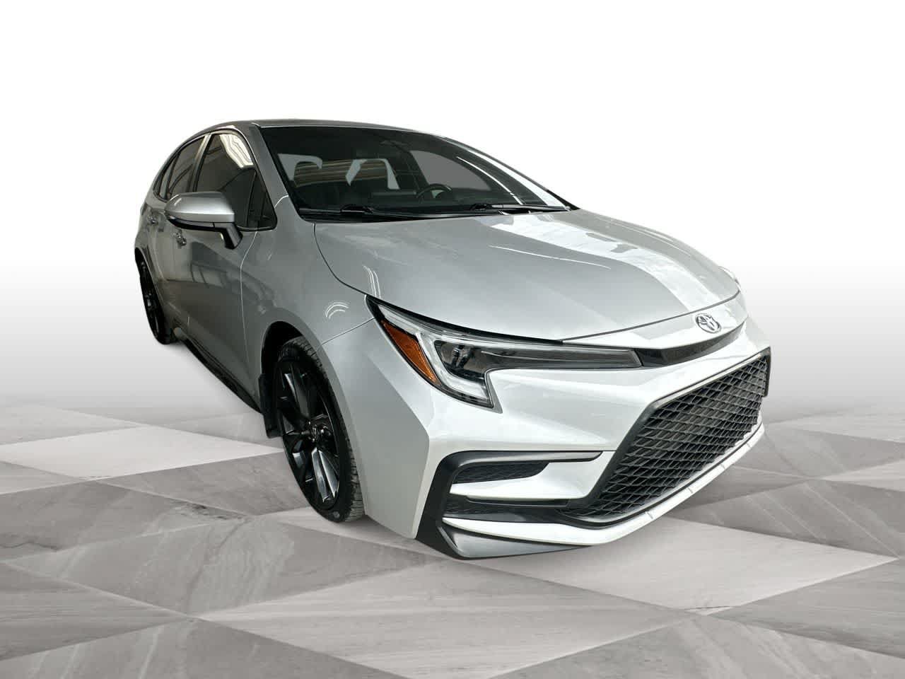 Used 2024 Toyota Corolla SE FWD image 2