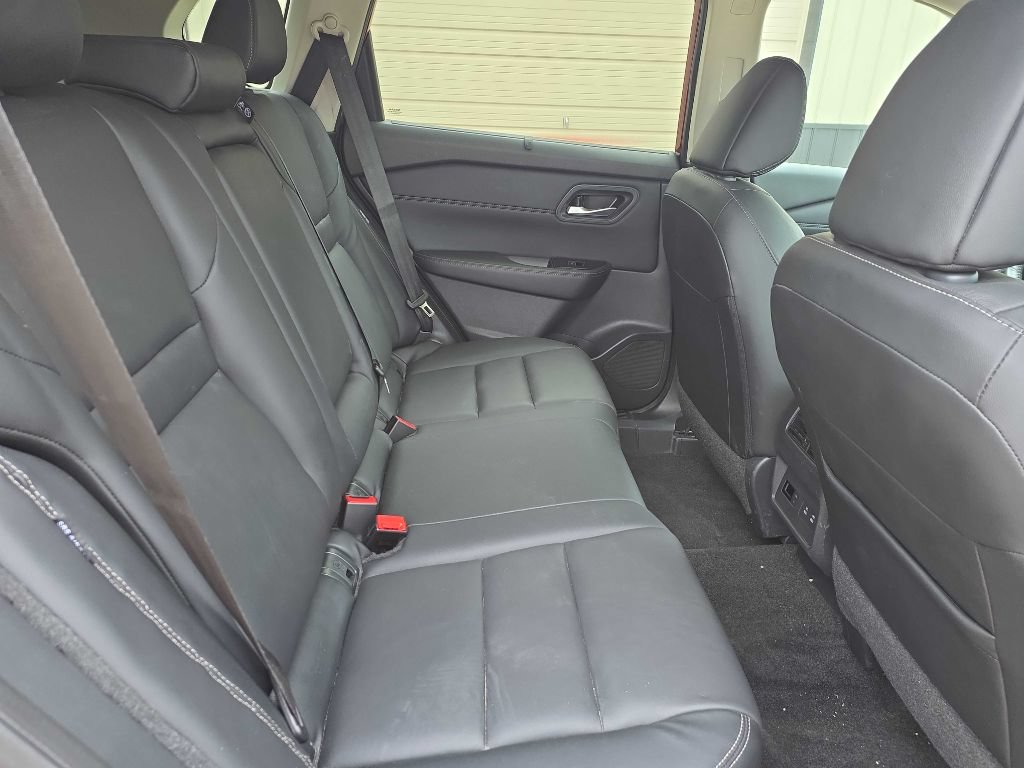 Used 2024 Nissan Rogue SL w/ SL Premium Package AWD/4WD image 9