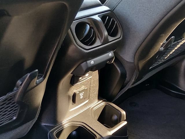 Used 2025 Jeep Wrangler Unlimited Rubicon AWD/4WD image 13