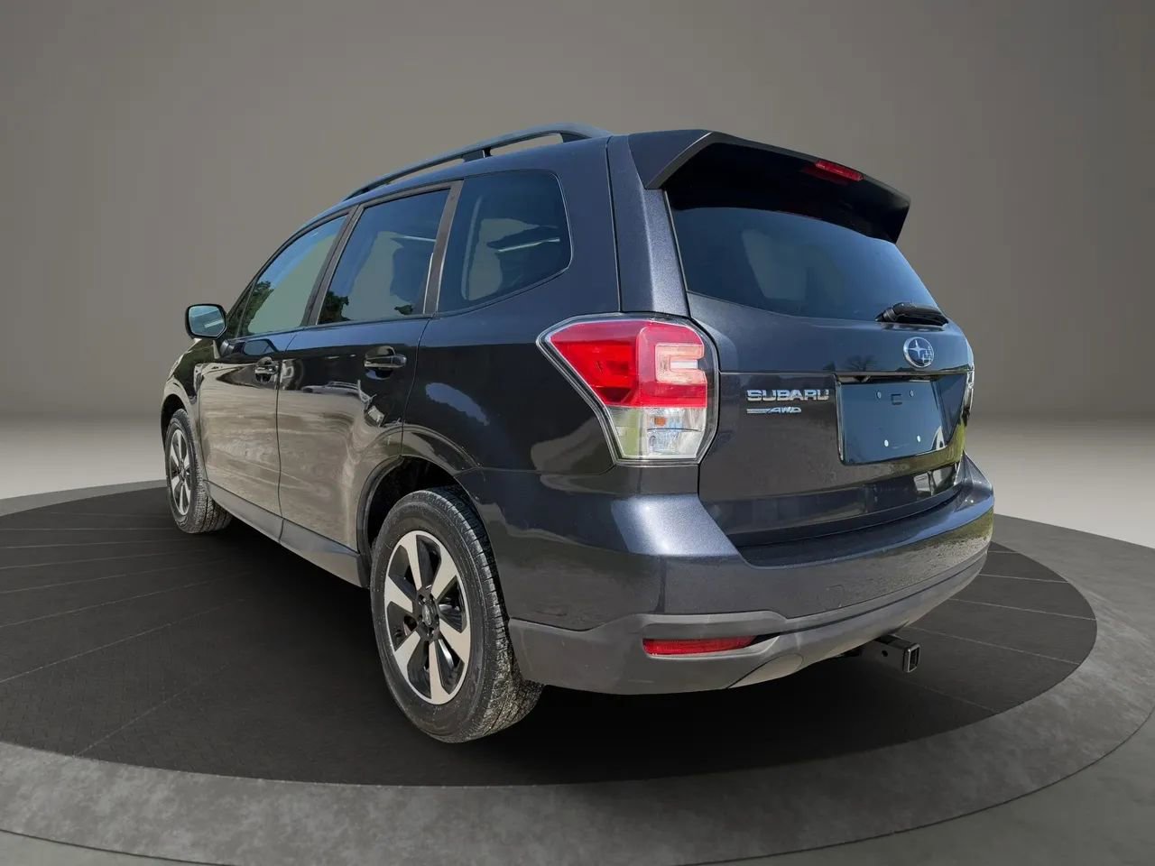Used 2018 Subaru Forester 2.5i Premium w/ All-Weather Package image 3