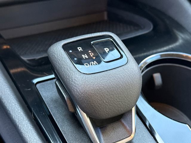 Certified 2025 Nissan Rogue SV image 27