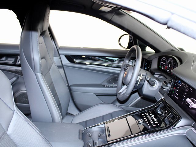 New 2025 Porsche Panamera 4 image 28