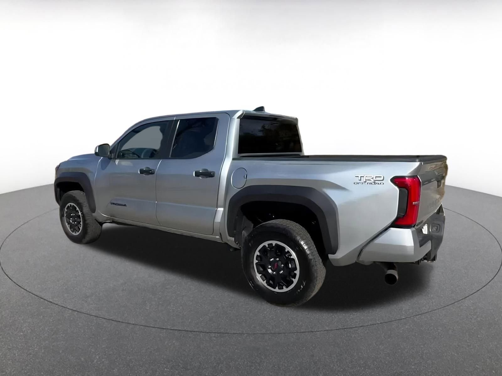 Used 2025 Toyota Tacoma SR image 10