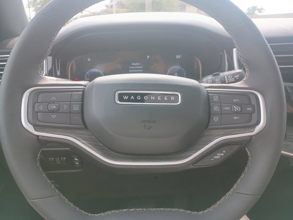Used 2022 Jeep Wagoneer Series III w/ Premium Group I AWD/4WD image 37