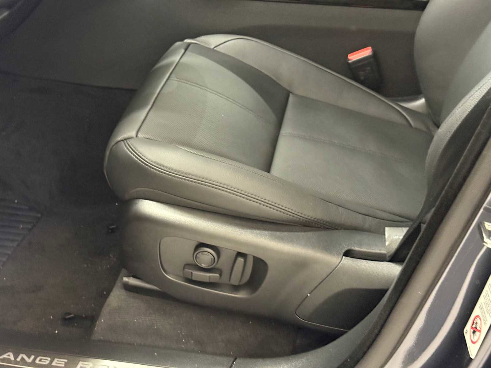 Used 2026 Land Rover Range Rover Velar Dynamic SE image 18