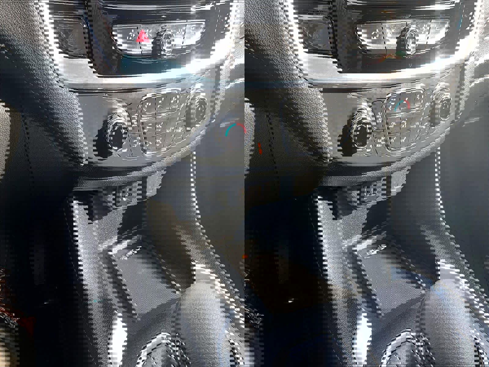 Certified 2022 Chevrolet Traverse LT w/ LPO, Floor Liner Package image 26