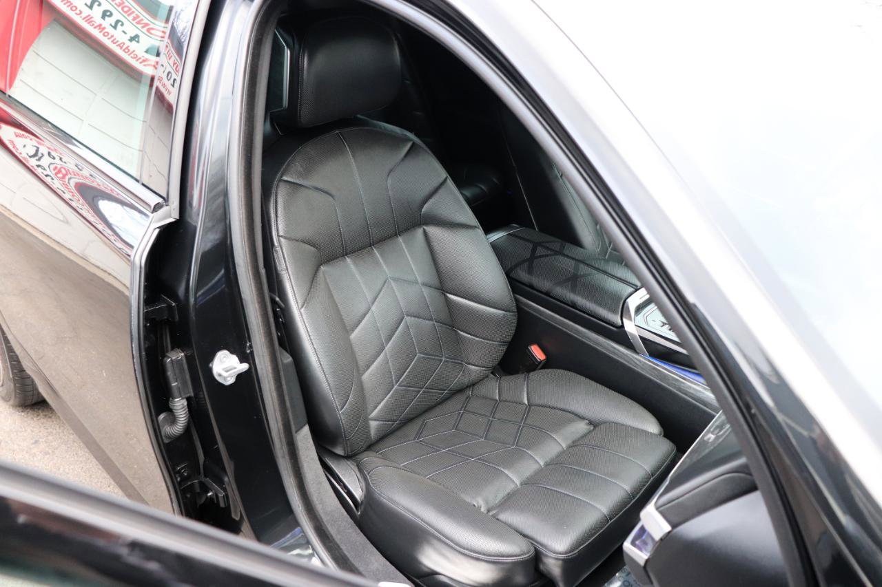Used 2024 BMW 740i xDrive AWD/4WD image 14