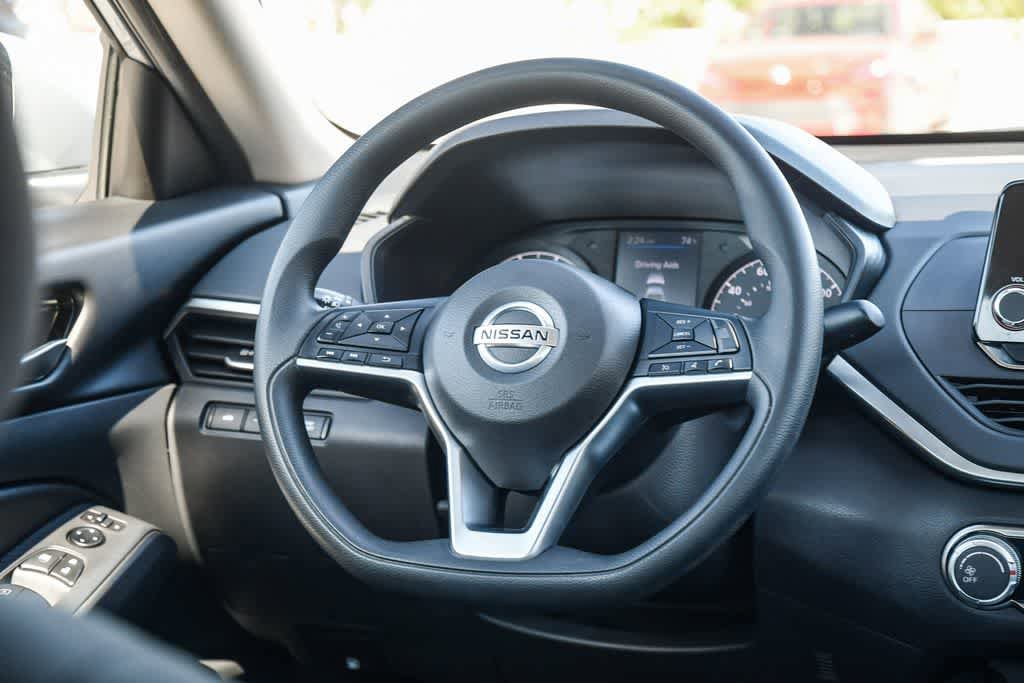 Used 2022 Nissan Altima 2.5 S FWD image 12
