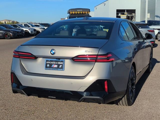Used 2026 BMW 530i w/ M Sport Package RWD image 7