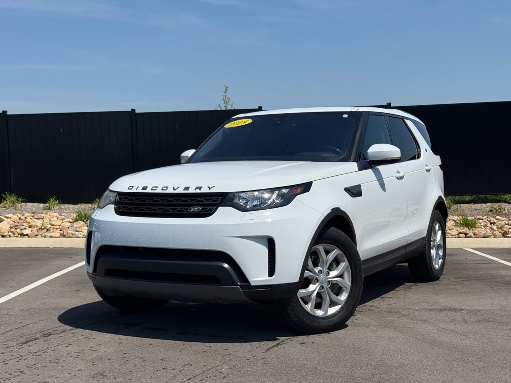 Used 2018 Land Rover Discovery SE image 1