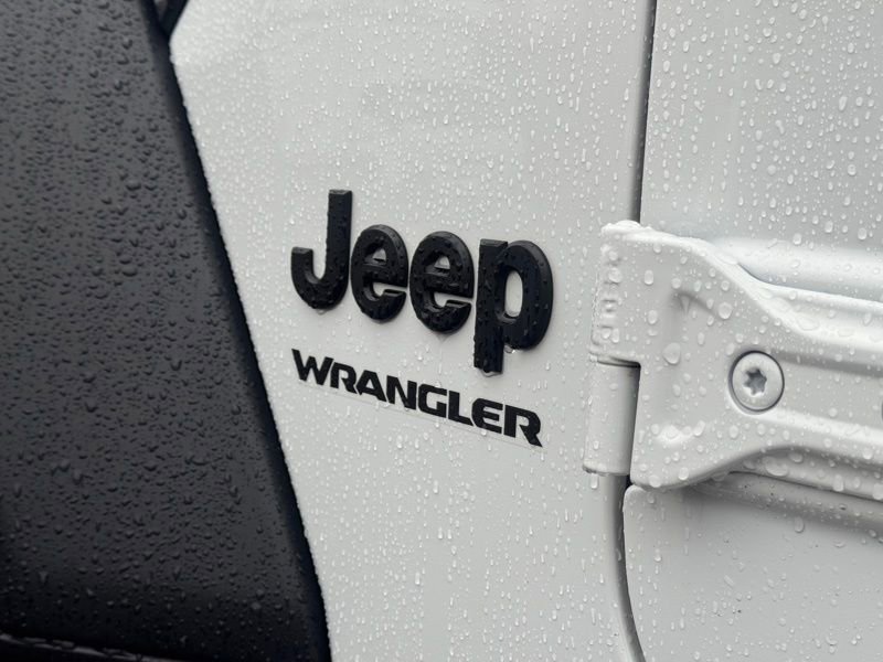 Used 2022 Jeep Wrangler Willys image 34
