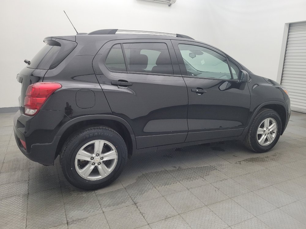 Used 2021 Chevrolet Trax LT w/ LT Convenience Package image 10