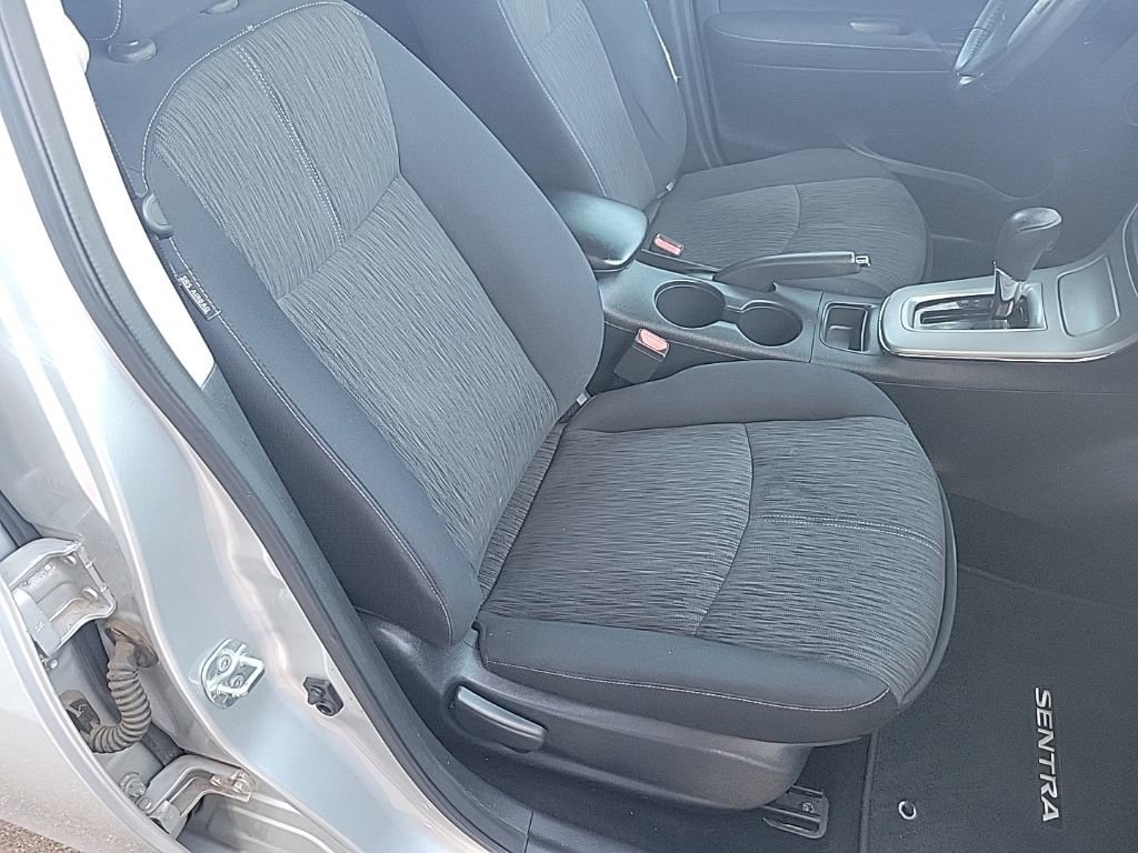 Used 2015 Nissan Sentra SV FWD image 40