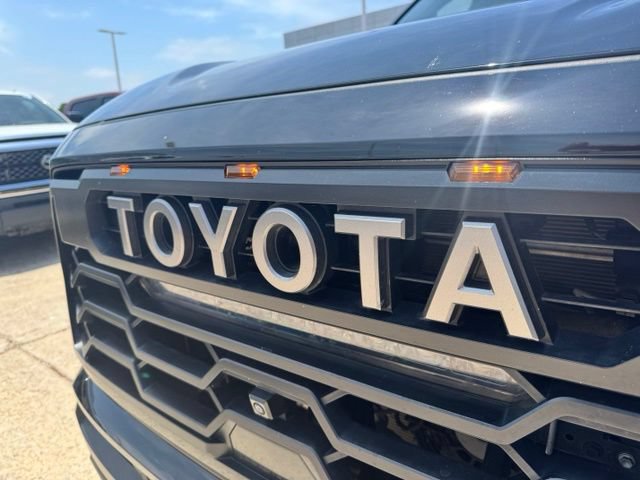 Used 2025 Toyota Sequoia TRD Pro AWD/4WD image 15