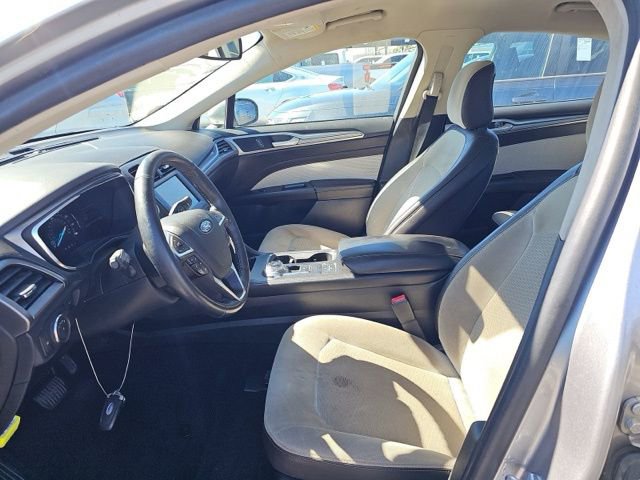 Used 2020 Ford Fusion SE w/ Equipment Group 151A image 8