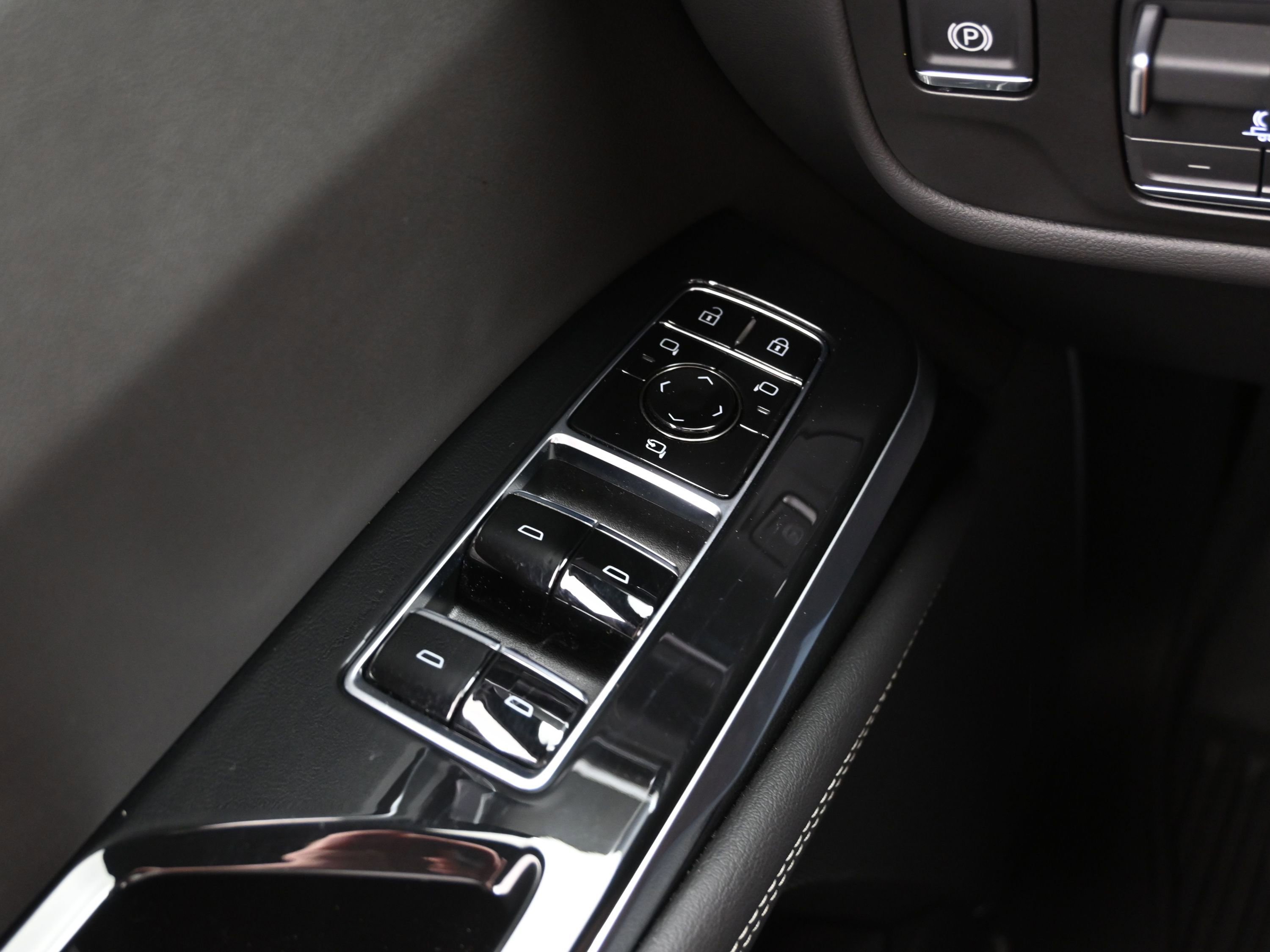 Used 2026 Cadillac Escalade Sport w/ Touring Package image 25