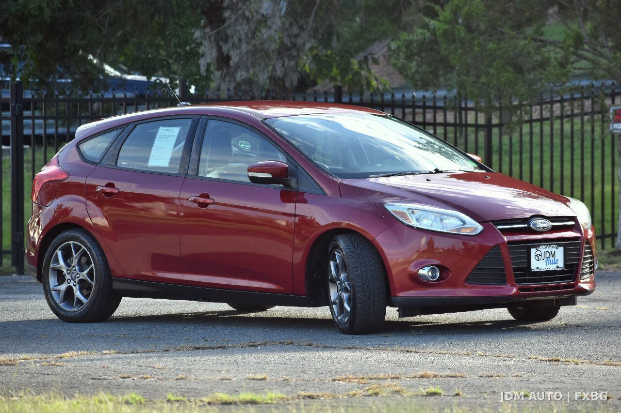 Used 2014 Ford Focus SE w/ Equipment Group 201A FWD image 4