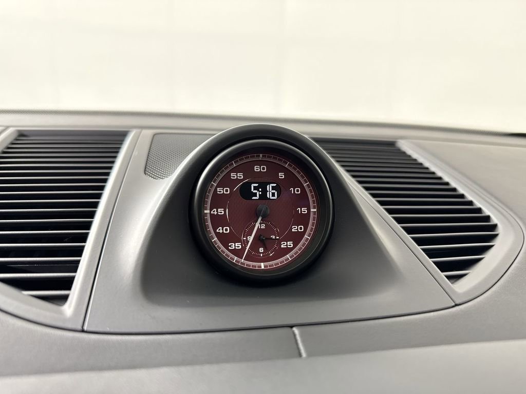 Certified 2025 Porsche Macan GTS AWD/4WD image 29