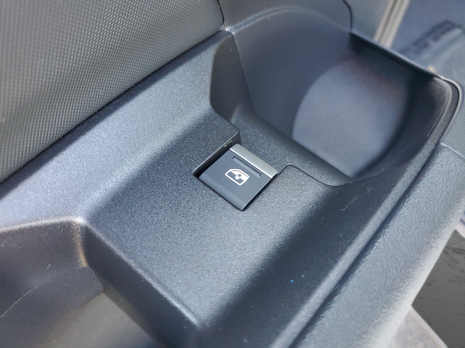 Used 2024 Audi Q4 e-tron Prestige AWD/4WD image 17