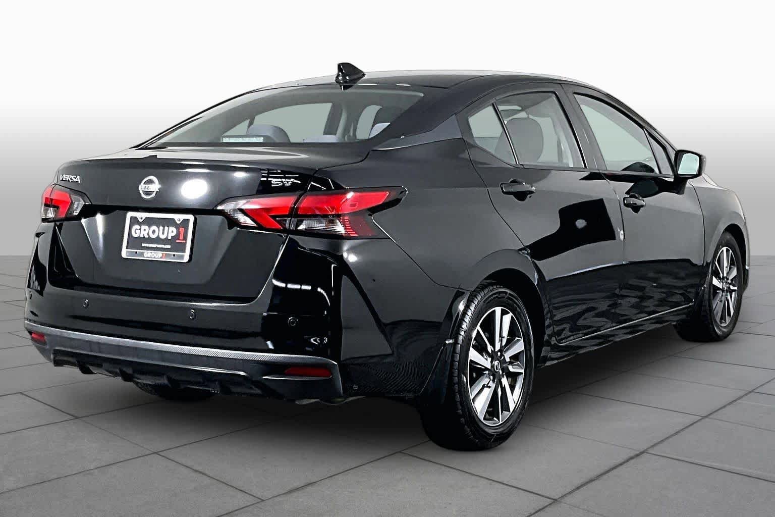 Used 2021 Nissan Versa SV FWD image 13