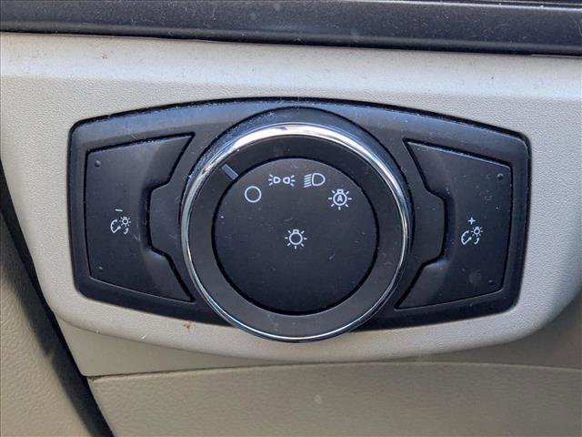 Used 2020 Ford Fusion SE image 17