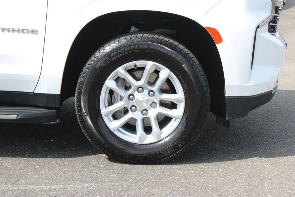 Used 2022 Chevrolet Tahoe LT w/ Luxury Package RWD image 12