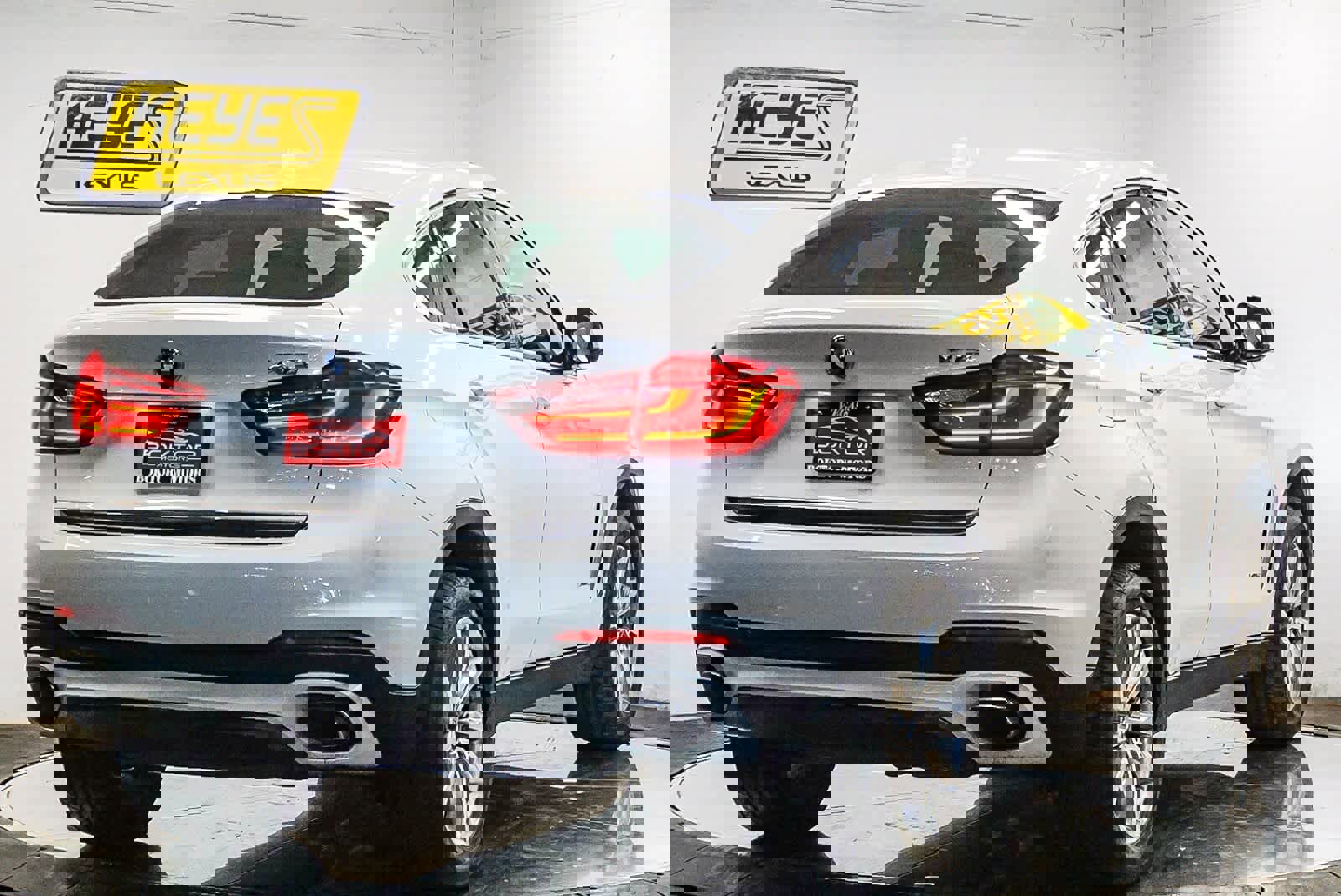 Used 2018 BMW X6 xDrive50i w/ Premium Package image 4