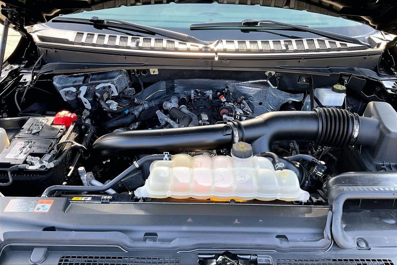 Used 2024 Ford Expedition Max XLT image 39