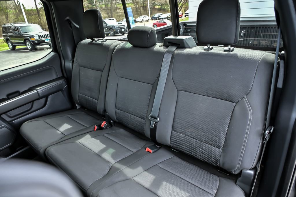 Used 2021 Ford Explorer King Ranch w/ Premium Technology Package AWD/4WD image 17