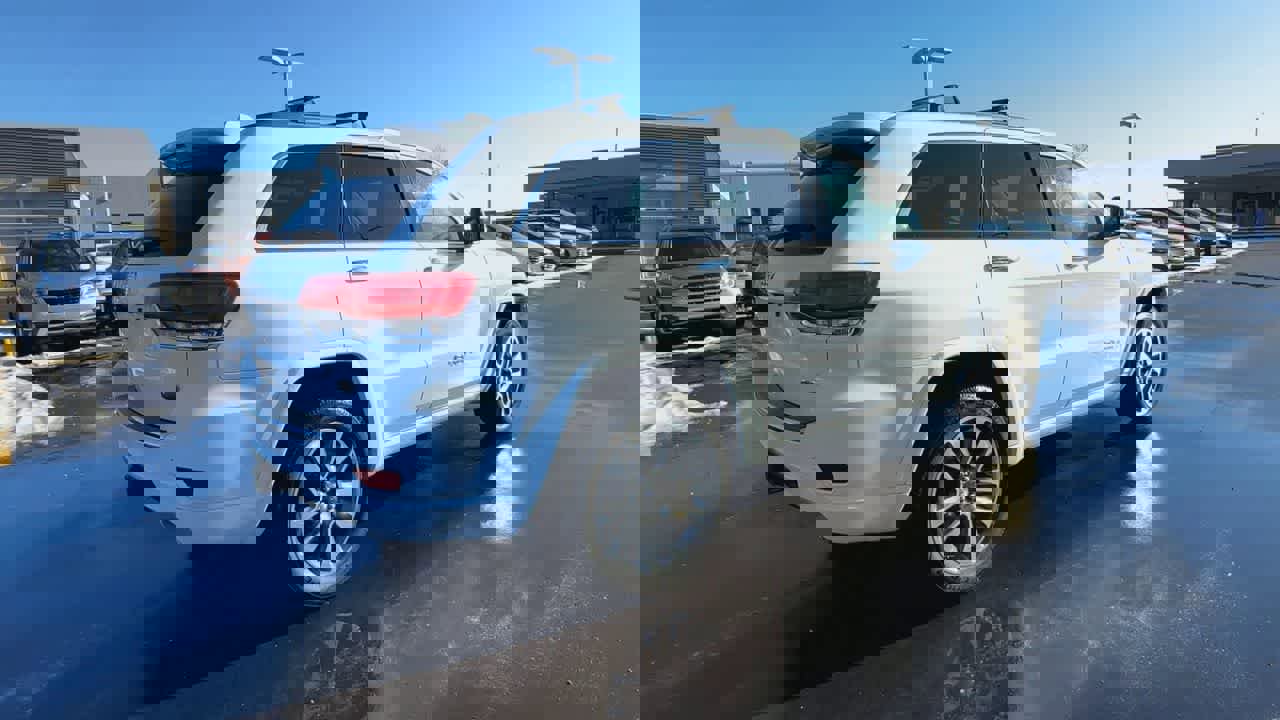 Used 2017 Jeep Grand Cherokee Overland image 9