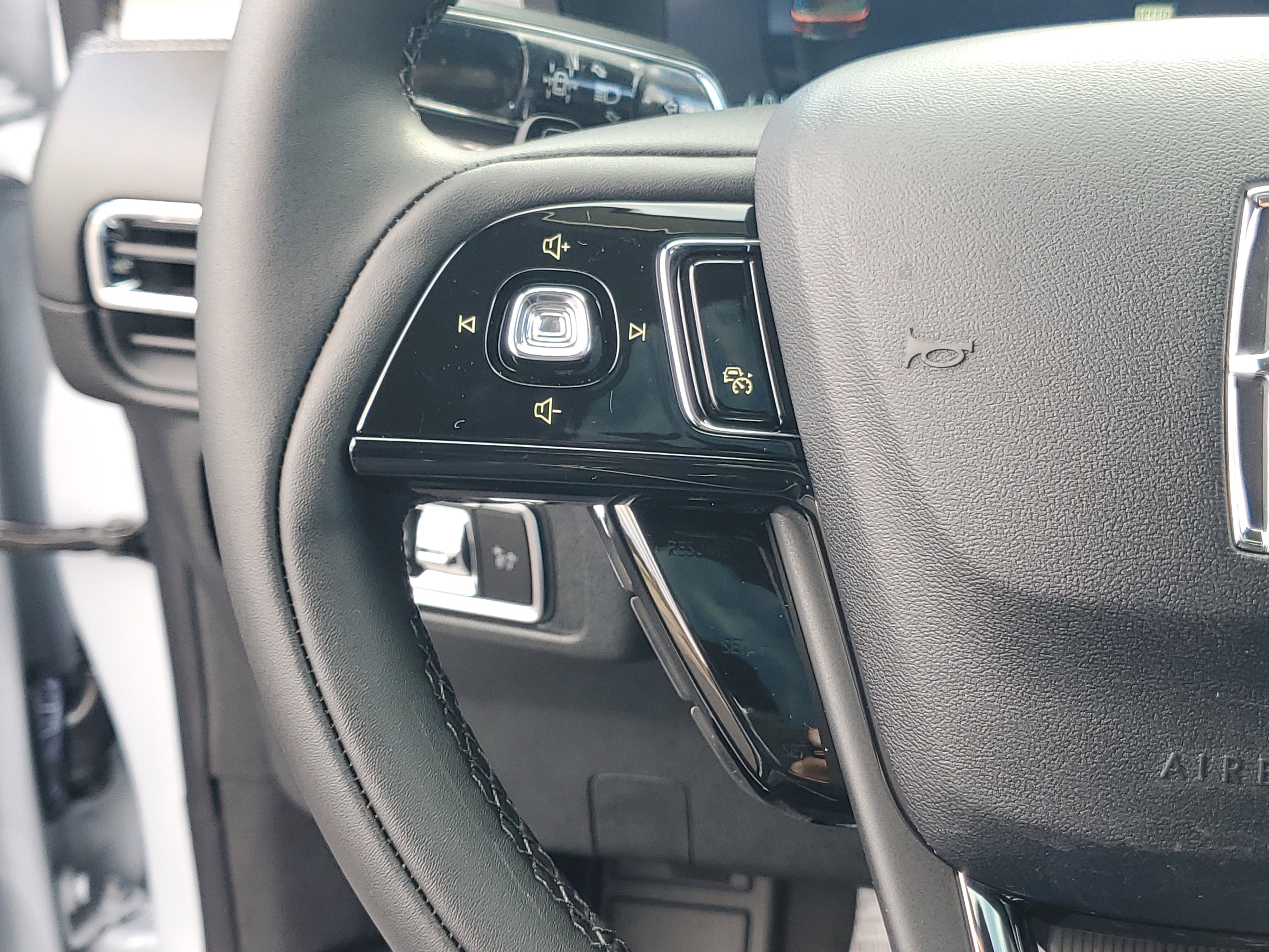 New 2026 Lincoln Corsair Premiere image 17