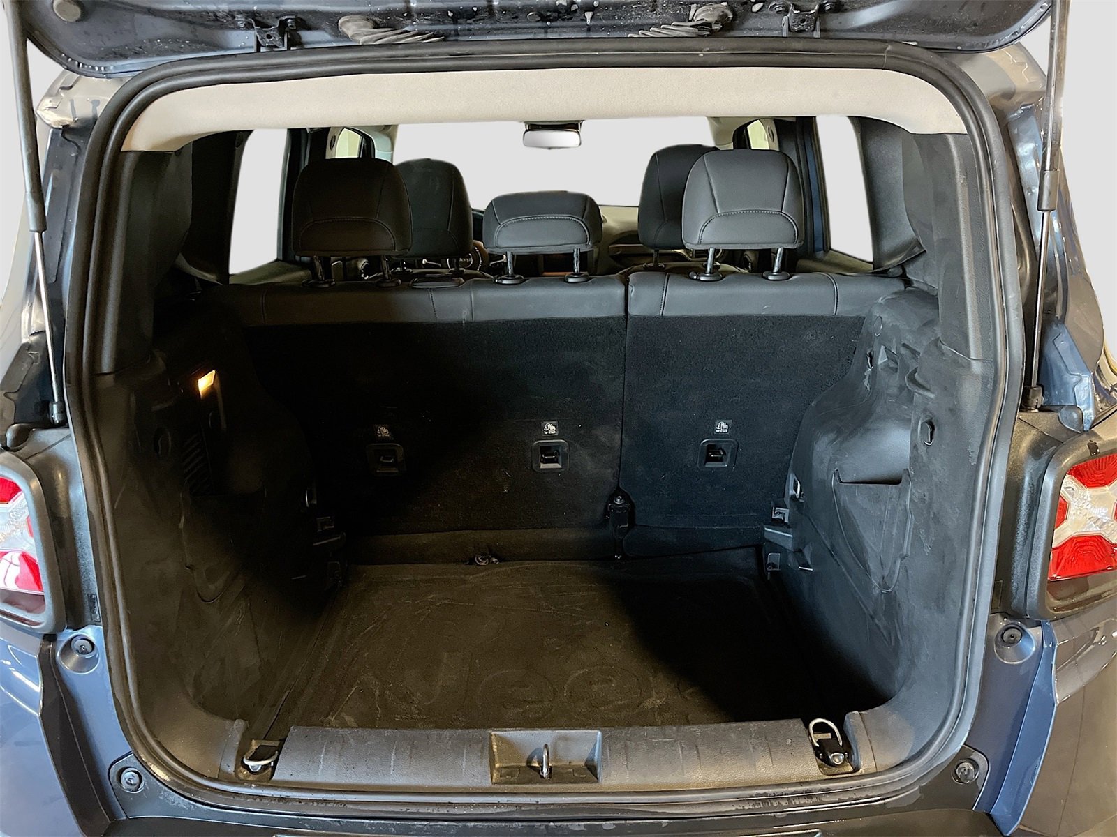 Used 2023 Jeep Renegade Limited image 27