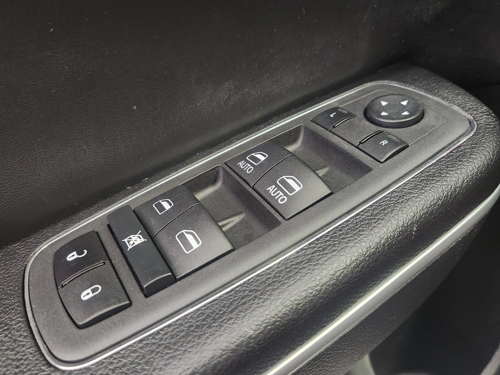 Used 2022 Chrysler 300 Touring L RWD image 22