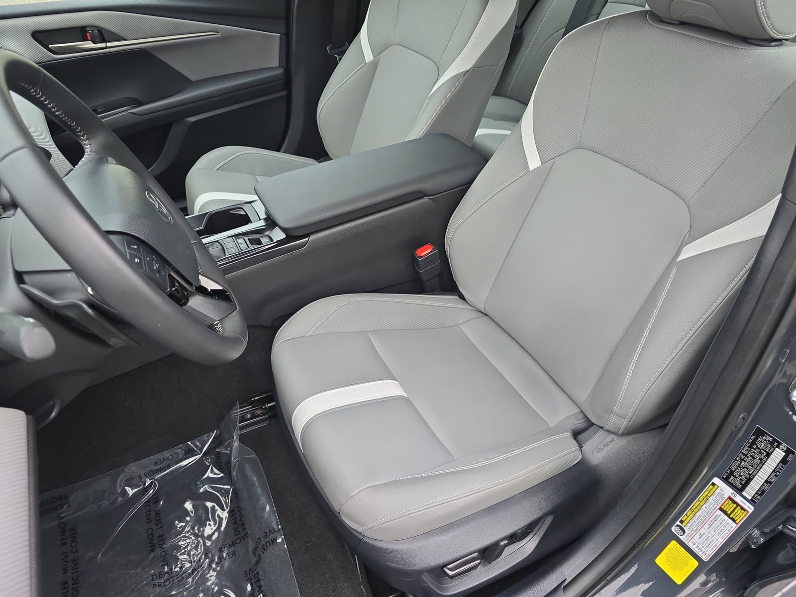 Used 2025 Toyota Camry SE image 20