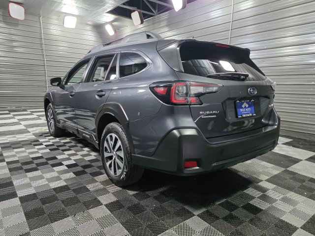 Used 2023 Subaru Outback Premium image 7