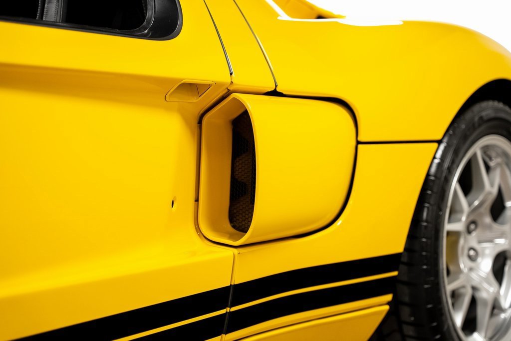 Used 2005 Ford GT image 24