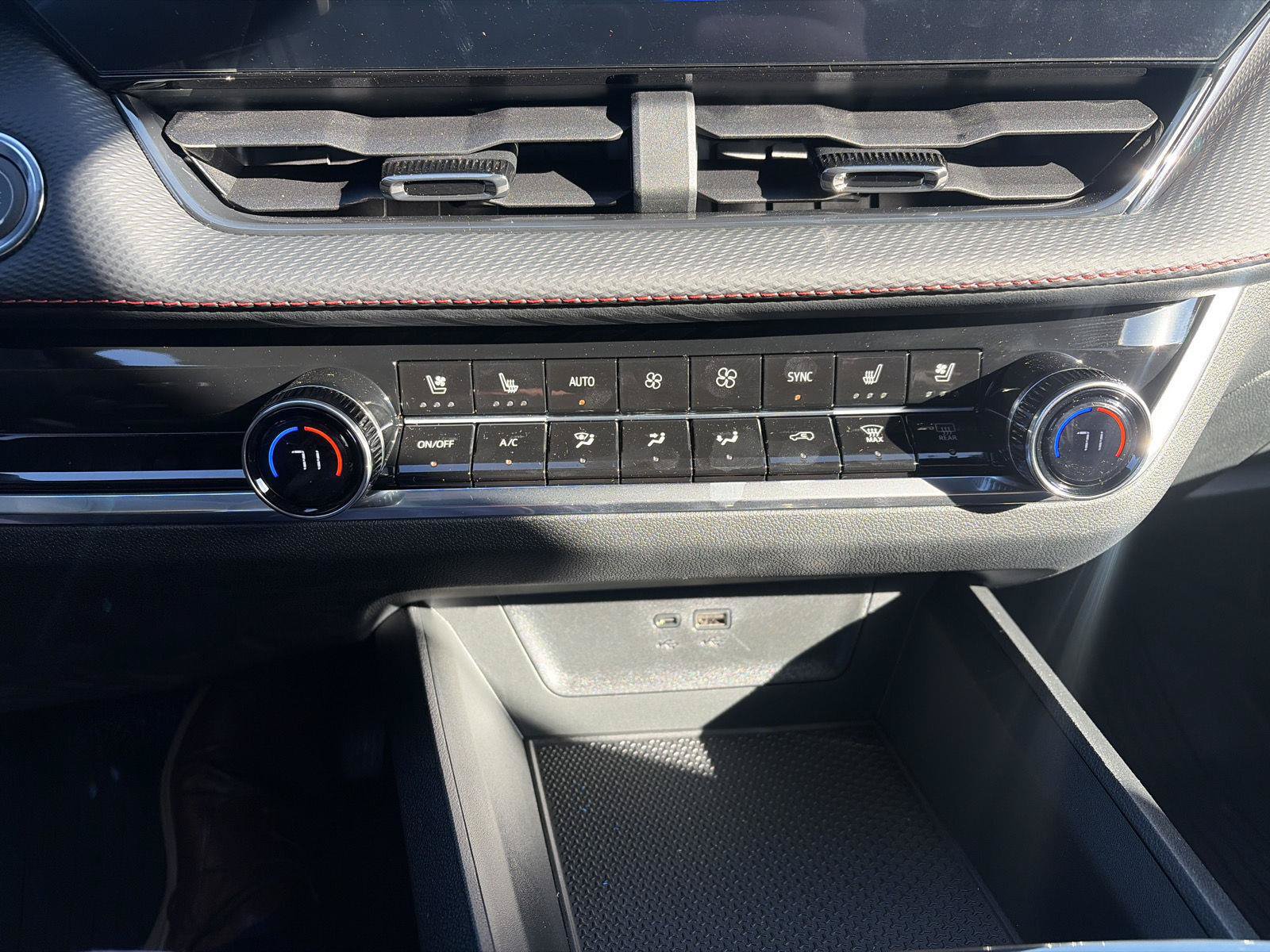 New 2027 Chevrolet Equinox RS w/ Safety and Technology Package AWD/4WD image 29