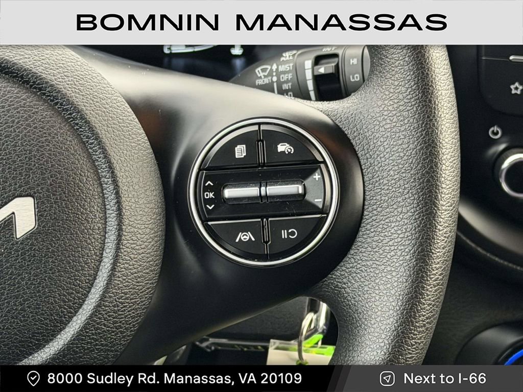 Used 2023 Kia Soul LX w/ LX Technology Package image 20